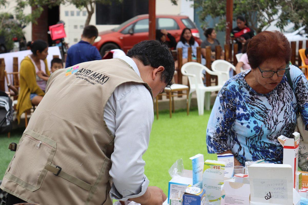 Entrega de medicamentos a los vecinos de Punta Hermosa